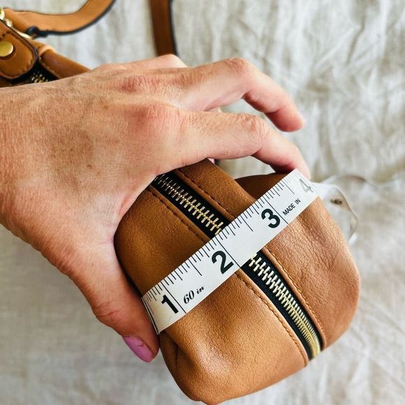 VICI Urban Expressions flap bag camel NWOT long strap and handles 2 way wear cro - Picture 16 of 16